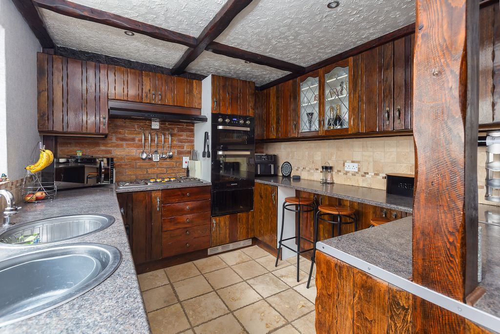 Property photo 3 of 23 Kitchen Diner