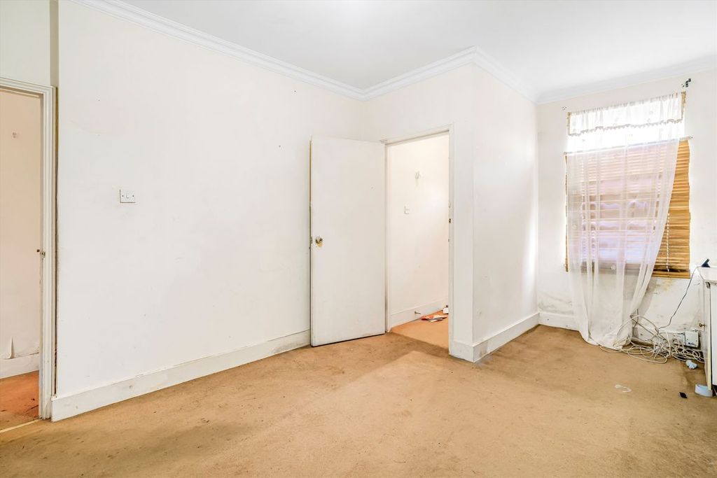 Property photo 3 of 6