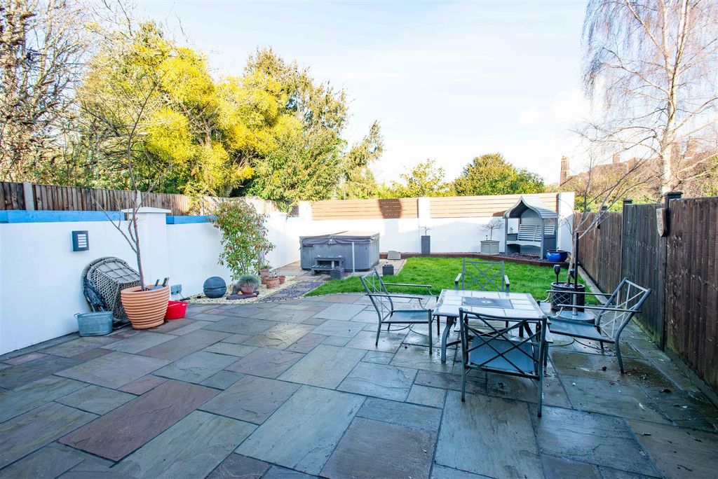 Property photo 3 of 17 2026.01.28 10 Old Hill, Br6 6Bn-3116.Jpg