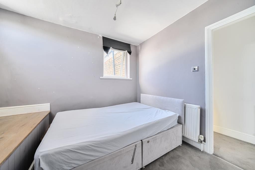 Property photo 2 of 16 Bedroom