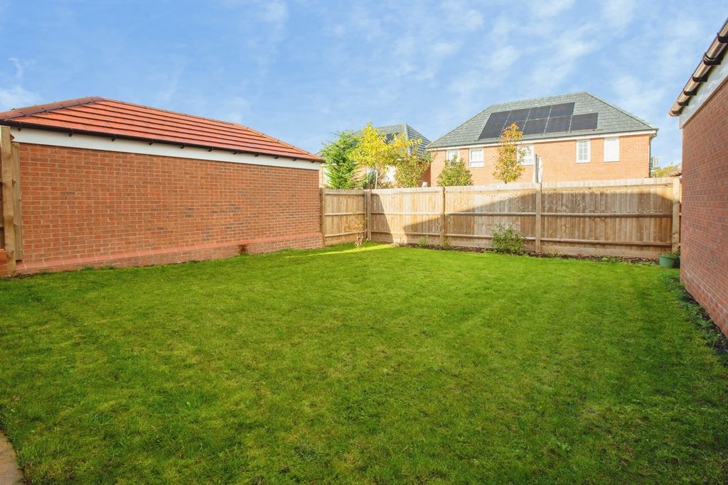 Property photo 3 of 25 Pbox-Img.Jpg