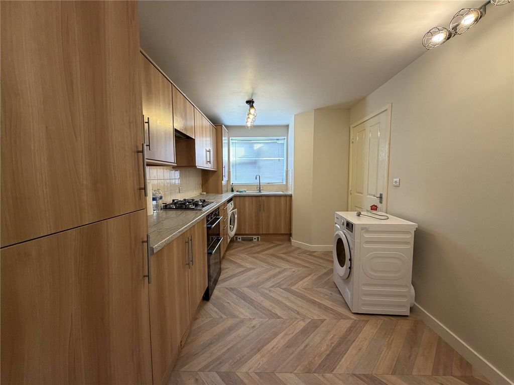 Property photo 2 of 17 Picture No. 12