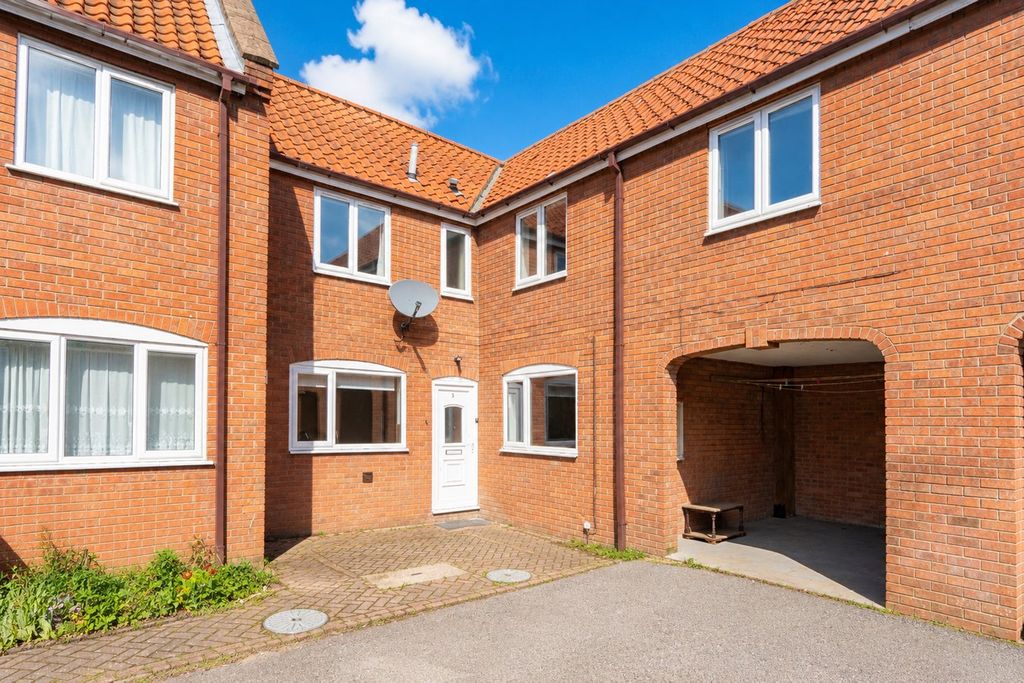 Property photo 1 of 11
