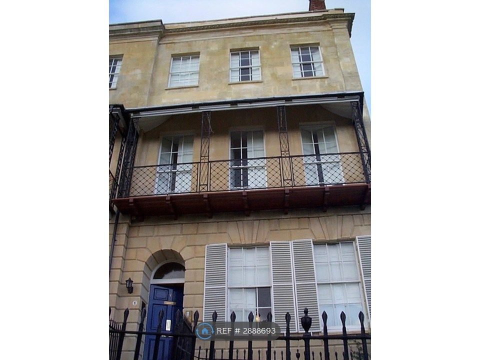 Property photo 1 of 8 Front
