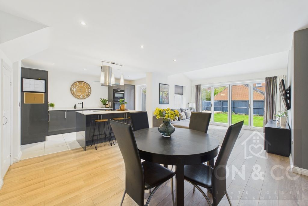 Property photo 3 of 23