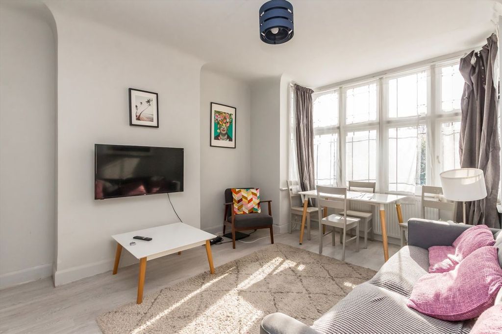 Property photo 2 of 6