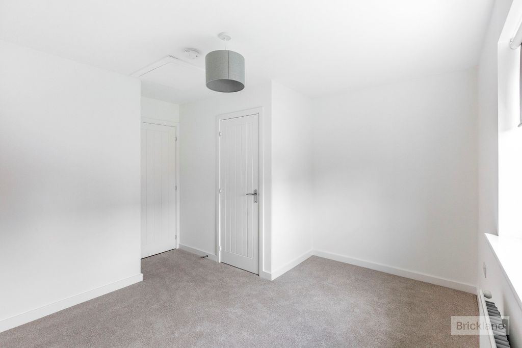 Property photo 3 of 11 Bedroom 1