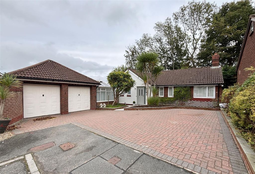 Property photo 1 of 31 Front Aspect