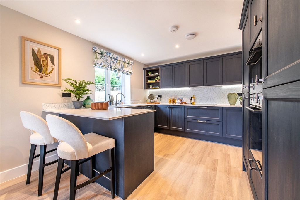 Property photo 2 of 17 Heaverham Dining