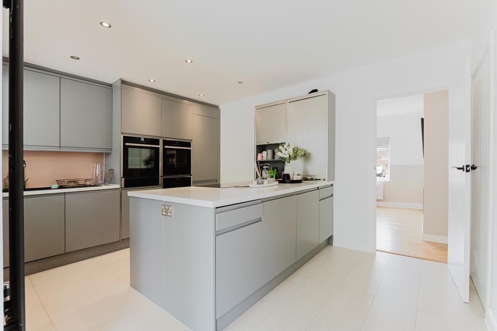 Property photo 3 of 33 6 Regent Close, Burton Latimer-5.Jpg