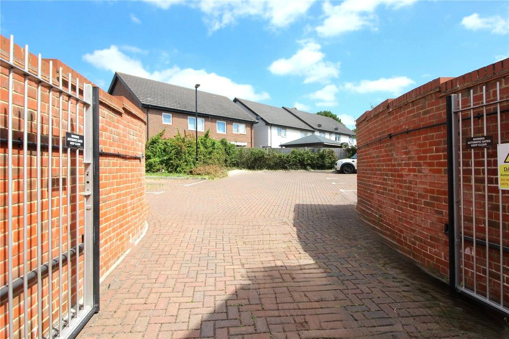 Property photo 3 of 14 Picture No. 02