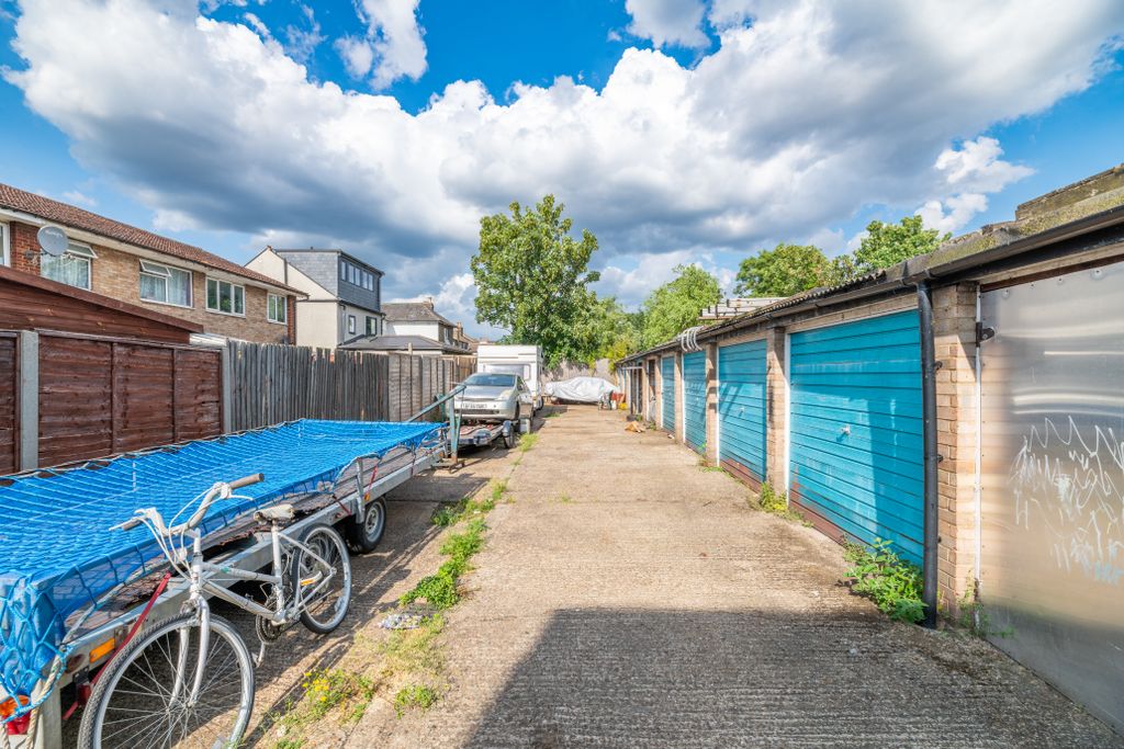 Property photo 2 of 8 27-31 Oliver Road, Plus 12 Lock-Up Garages To The Rear, Leyton, E10 5Ld