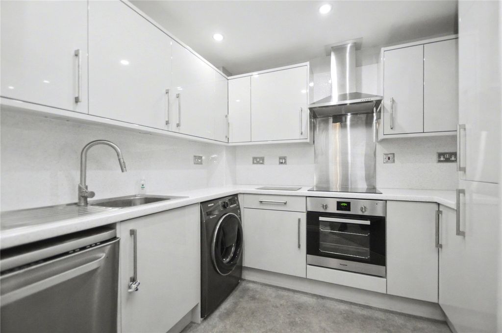 Property photo 3 of 14 Picture No. 10