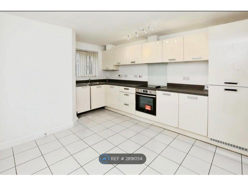 Property photo 3 of 13 Kitchen