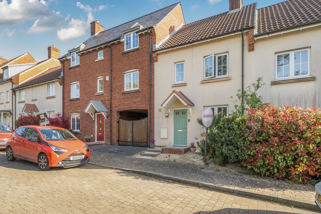 Property photo 1 of 21