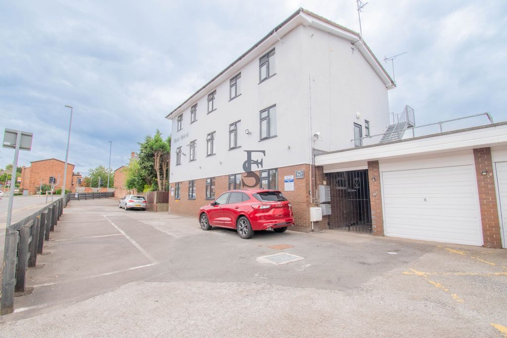 Property photo 1 of 5