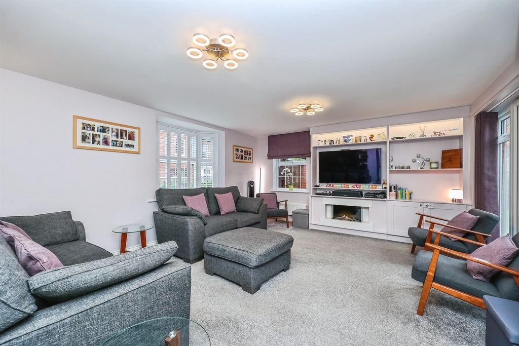 Property photo 2 of 17