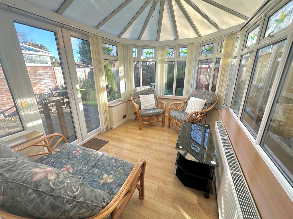 Property photo 3 of 26 Conservatory