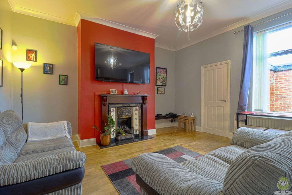 Property photo 2 of 11