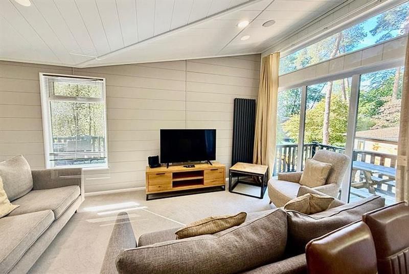 Property photo 2 of 9 006040 1 20260215 00.Jpeg