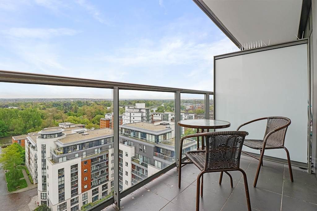 Property photo 3 of 15 06-6Cdc80013 Am Pse 33 Hyperion Tower, Pump House Crescent, Brentford, Tw8 0Fz18 (1)-Small.Jpg