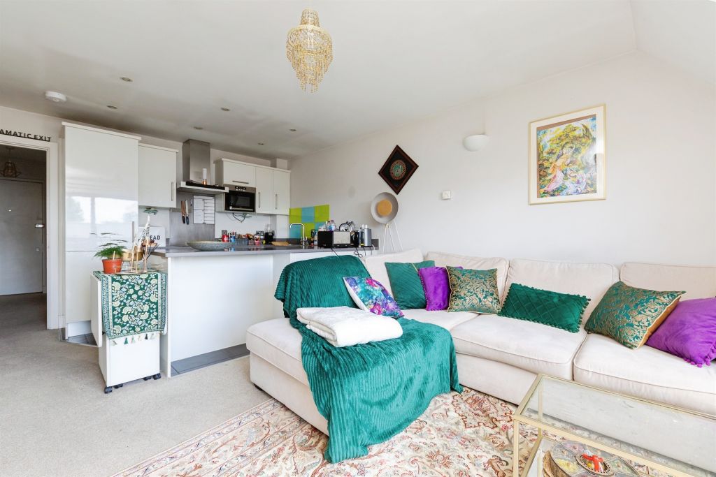 Property photo 3 of 17