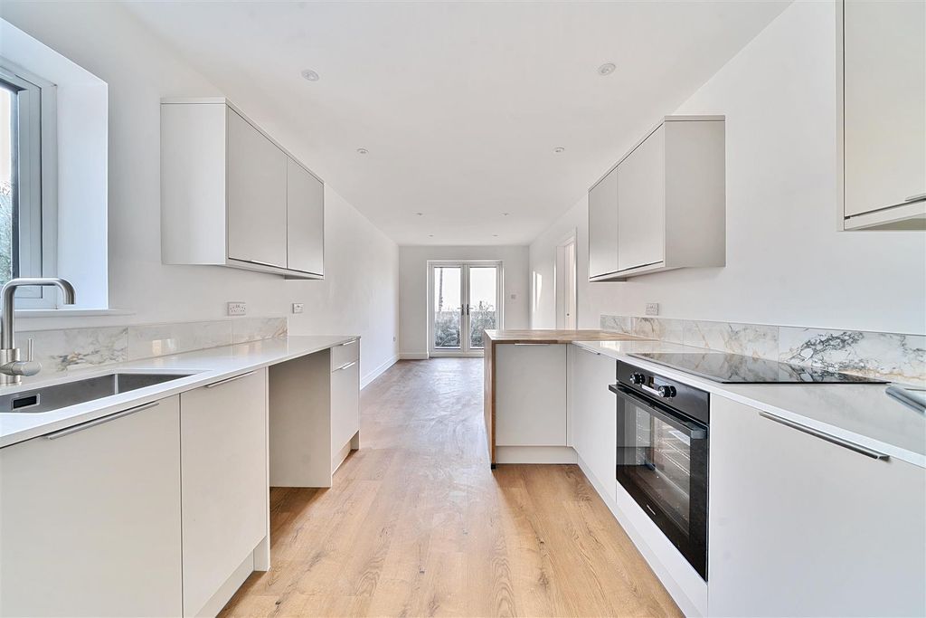 Property photo 2 of 8 Kitchen To Garden Use.Jpg