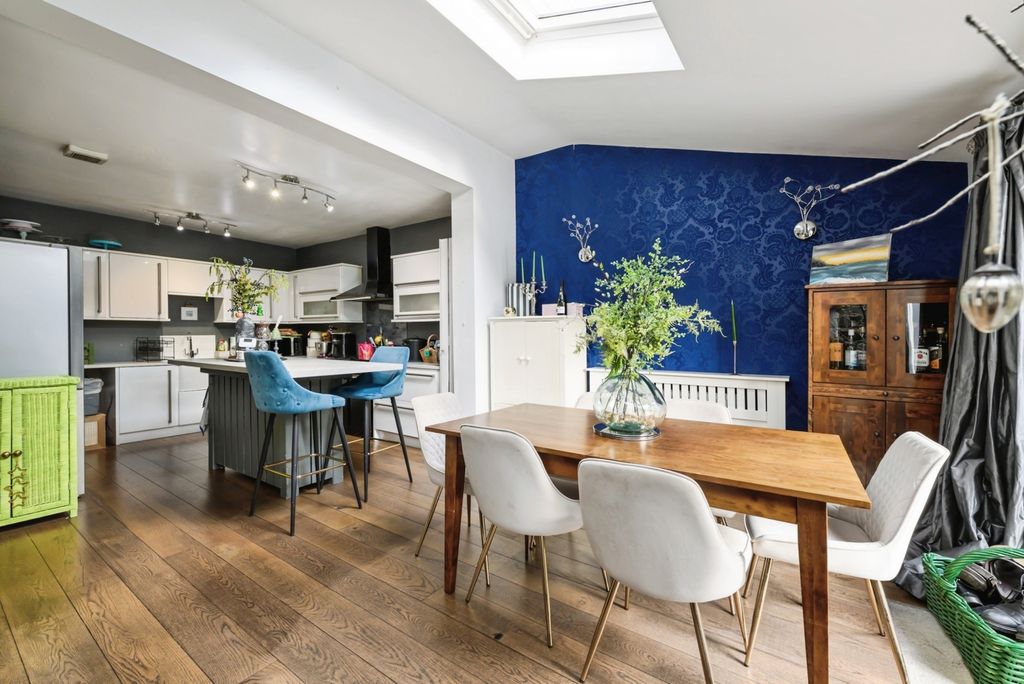 Property photo 2 of 23 Pbox-Img.Jpg