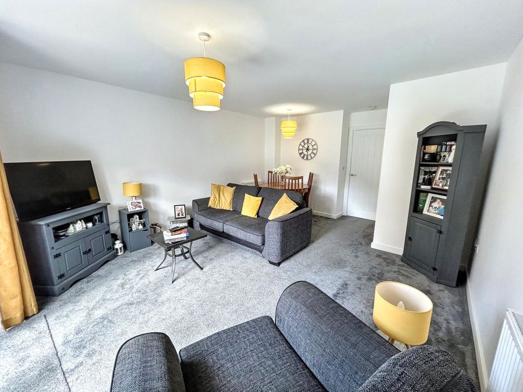 Property photo 2 of 9