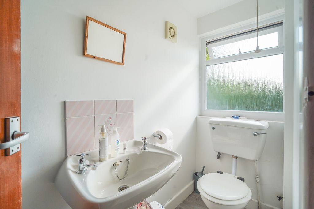 Property photo 1 of 33