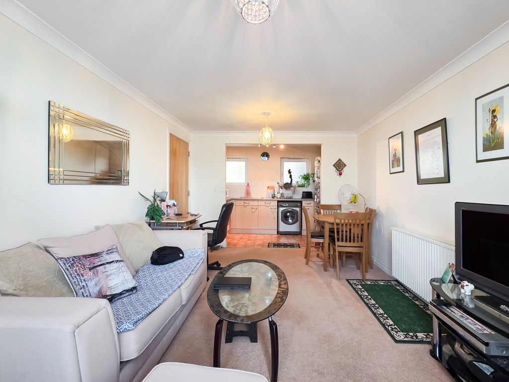 Property photo 2 of 12