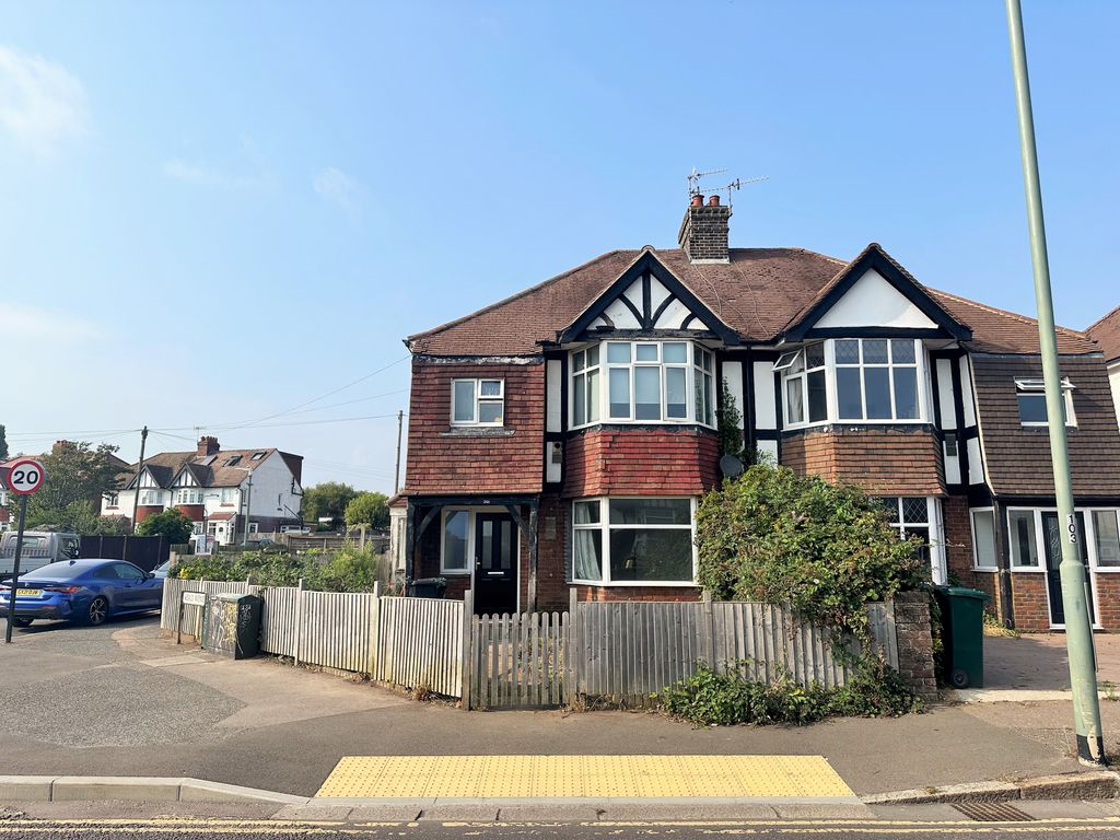 Property photo 2 of 11 Img-9878