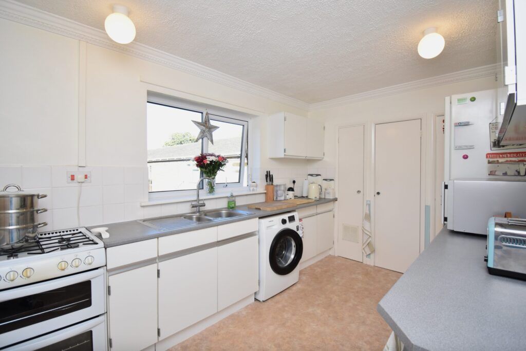 Property photo 3 of 23