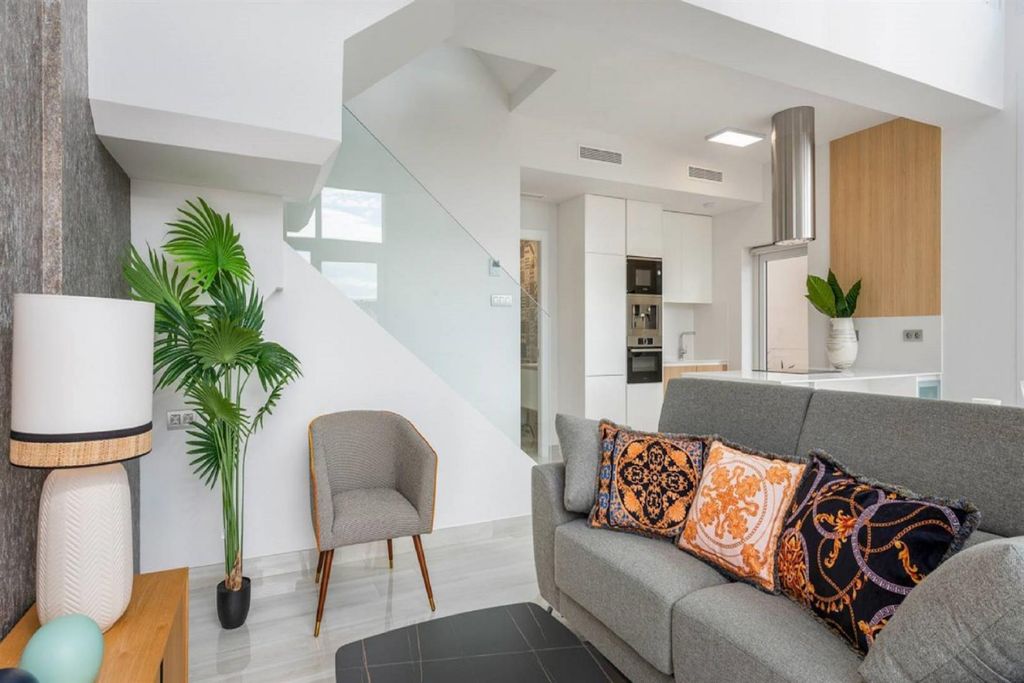 Property photo 3 of 26