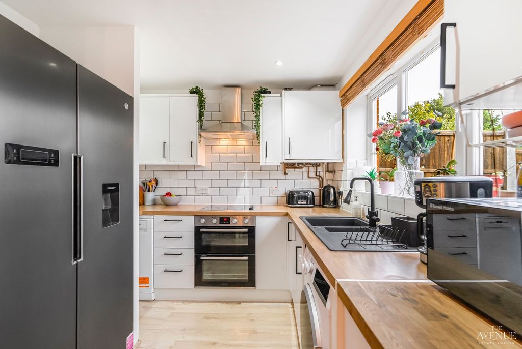 Property photo 2 of 14 4563044