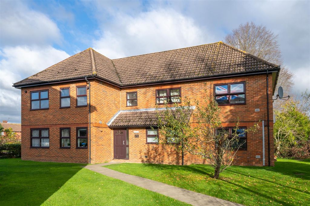 Property photo 1 of 8 22 Lumley Court Externals.Jpg