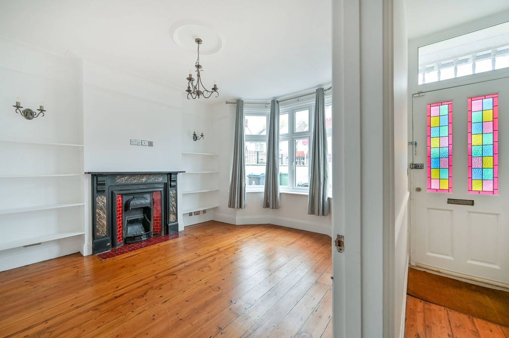 Property photo 1 of 12