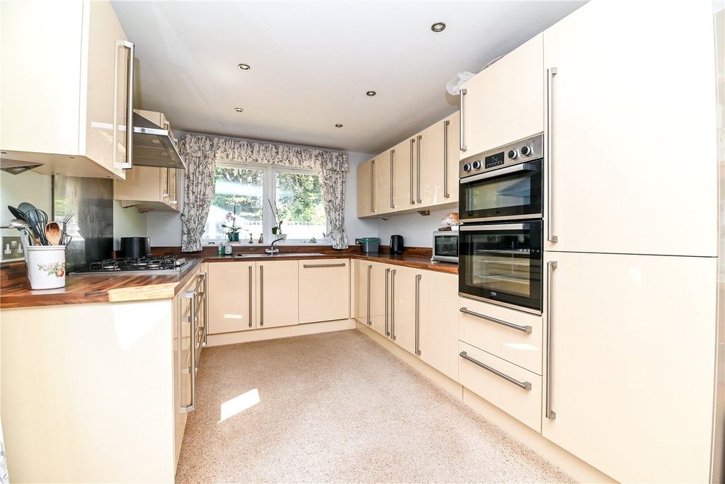Property photo 3 of 18 Picture No. 04