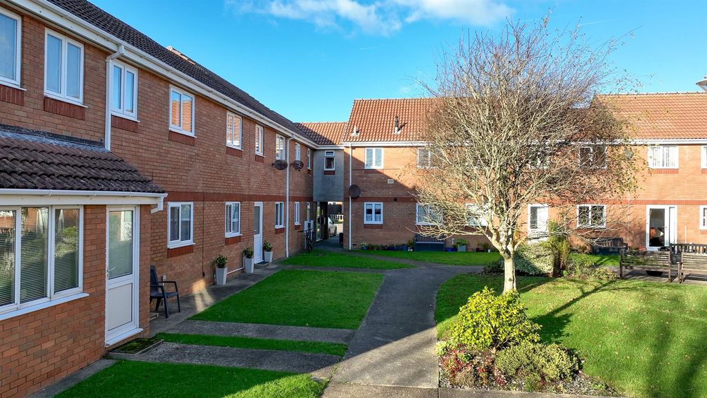 Property photo 2 of 17 Photo 2-862.Jpg