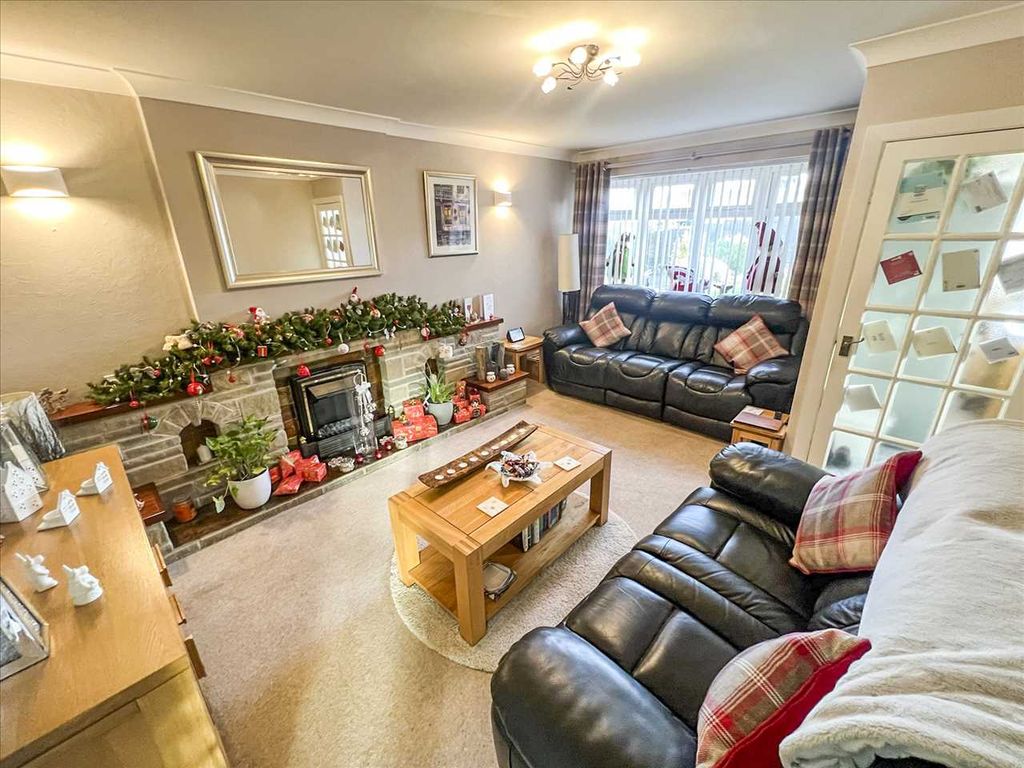 Property photo 2 of 21 Living Room