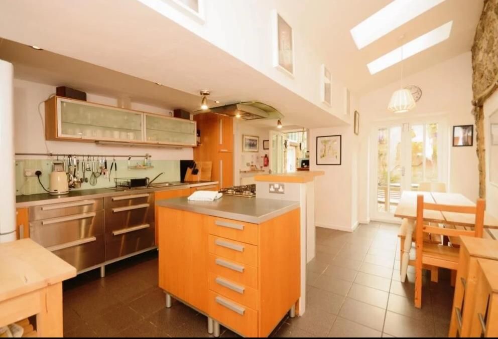 Property photo 3 of 25 Balcony