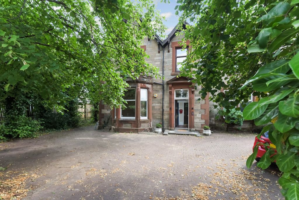 Property photo 1 of 18 Front External