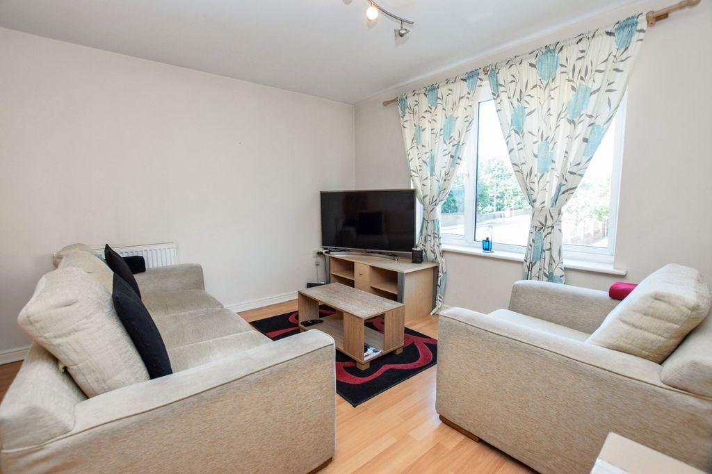 Property photo 2 of 14 Picture No. 09