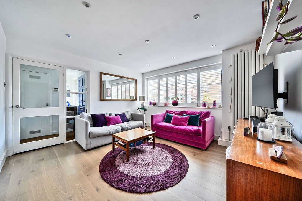 Property photo 3 of 23