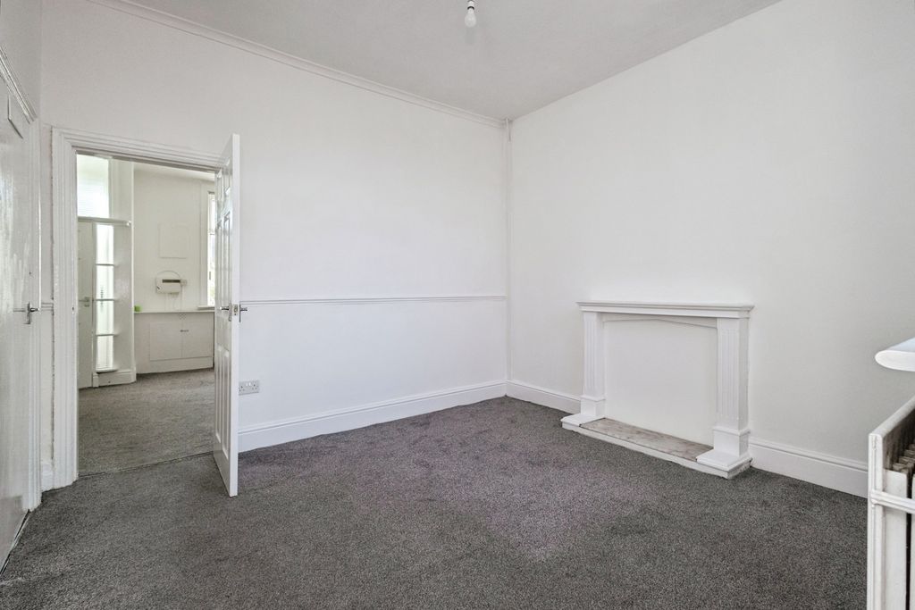Property photo 3 of 17 Photo