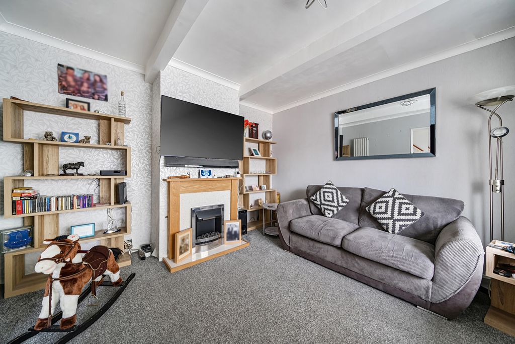 Property photo 2 of 17 1418413-1-699c4d6...