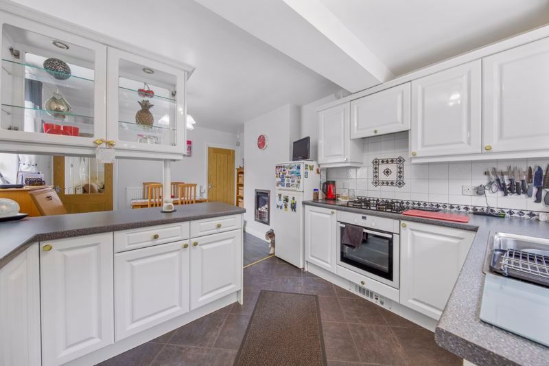 Property photo 3 of 27 Kitchen