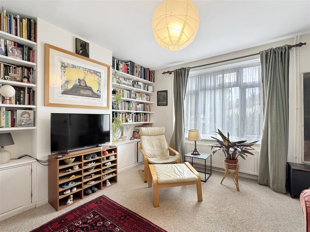 Property photo 3 of 17 Img (14).Jpg