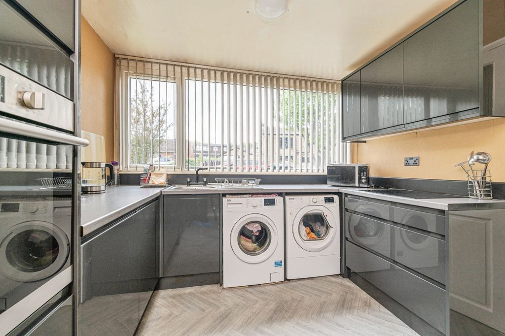 Property photo 3 of 15 Kitchen