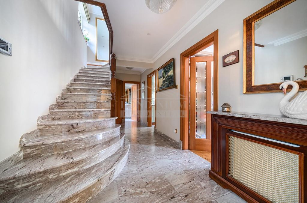 Property photo 2 of 30 7c948Dd1-d1cd-42Ff-Bee8-F05986d5A4Aa.Jpg